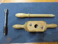 Taraud & filière Peugeot , outil menuiserie menuisier diamètre 16