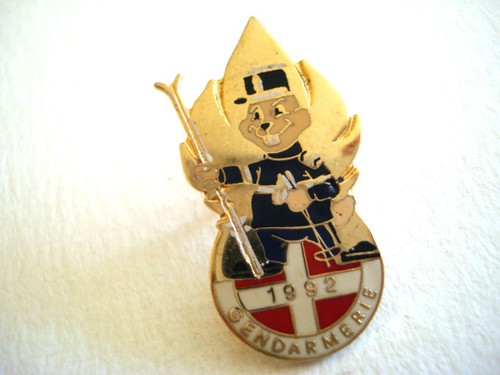 Pins vintage gendarmerie - vintage,