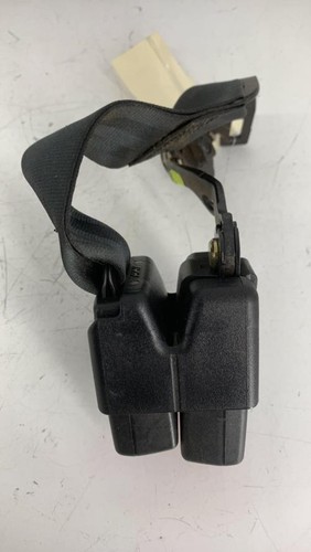 Attache ceinture arriere