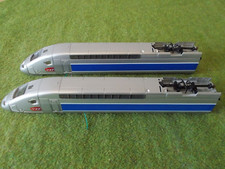 2 COQUES COMPLETES N° 4404 ECLAIRAGE 3 FEUX BLANC & 2 ROUGE TGV POS MEHANO TBE
