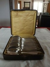 12 cuillères à café en