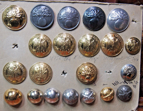 Lot boutons militaire - 21,