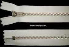 YKK Fermeture Éclair, Blanc