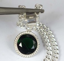 Pendentif homme rond pierre