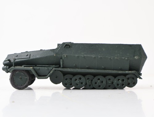 Véhicule militaire voiture