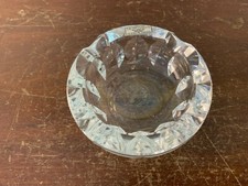 Cendrier taillé en cristal de Saint Louis signé modèle1
