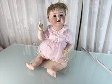 Poupée d'artiste poupée de