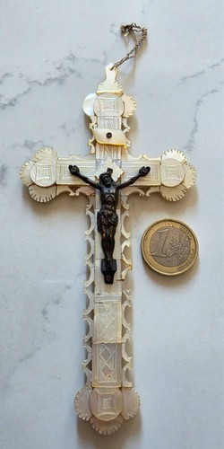 Ancienne croix crusifix murale