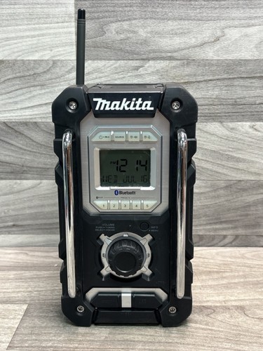 Makita xrm06 job site radio - xrm06,