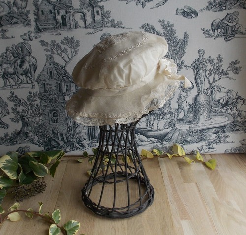 Ancien chapeau dentelle - en,