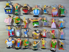 Lot 28 figurines différentes