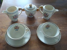 Ancien service a déjeuner en porcelaine de LIMOGES