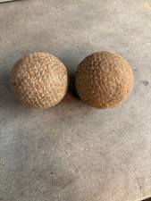 paire de boules de pétanque ancienne à clous