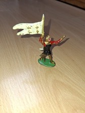 QUIRALU / ALUDO SOLDAT PORTE ETENDARD BEL ETAT