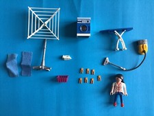 PLAYMOBIL N°3206.  MÉNAGÈRE. BUANDERIE.   (C)