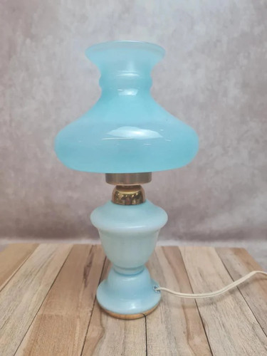 Lampe vintage opaline bleue - en,