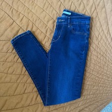 Levi’s skinny jeans