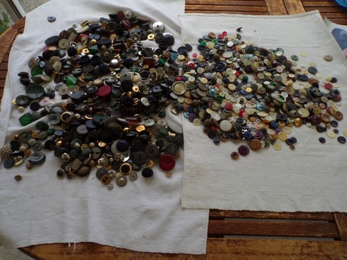 Lot boutons ancien - de,