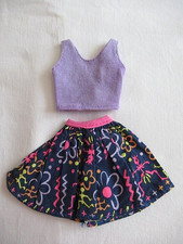 BARBIE - T SHIRT et JUPE avec ETIQUETTE DE LA MARQUE des année 80-90 - 246-7