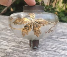 Réservoir de lampe à pétrole de piano avec motifs de feuilles dorés à l'or fin