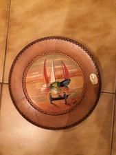 ASSIETTE bois A.Lore Normandie FRANCEVILLE-PLAGE pêcheurs bateaux peint main