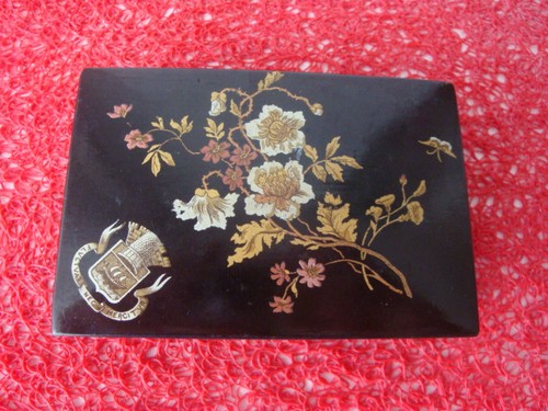 Ancienne petite boite - , en