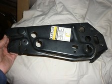 TOLE  SUPPORT PHARE DROIT RENAULT 21 REF 7751635168