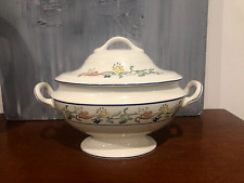 JOLIE SOUPIÈRE  EN FAÏENCE DE GIEN décor CHÈVREFEUILLE