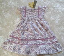 Très belle robe motifs mauve grisé + bandes crochet TroiZenfants 4ans, neuve
