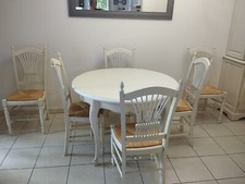 Table ronde en bois peint avec 2 rallonges + 6 chaises assorties
