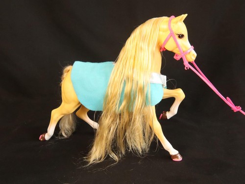 Cheval barbie jaune - cheval,