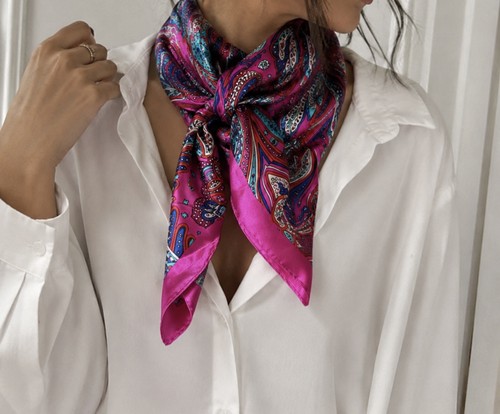 Foulard carré femme rose