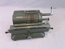 Ancienne Machine à Calculer