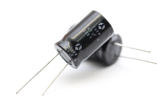 Condensateur électrolytique - condensateur,