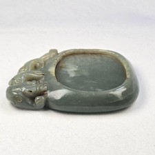 Ancien objet savant sculpté