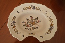 PLAT DE BARBIER EN FAIENCE DE
