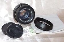 LUMINEUX & PIQUÉ objectif M42 50mm f1,8 PENTACON bouchons,pare-soleil,housse BON