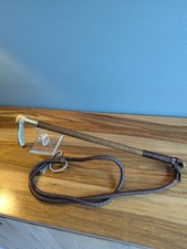 Beau et ancien fouet de