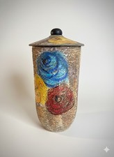Vase ou pot à couvert en