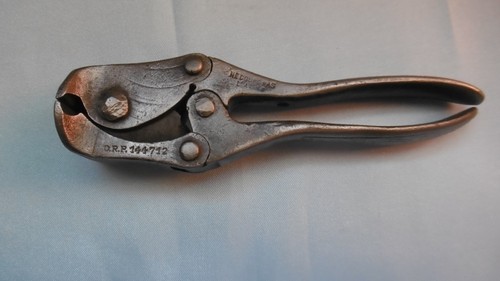 Ancienne petite pince - petite, tenaille