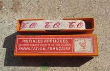 Ancien ruban initiales tissé rouge TO couture, mercerie