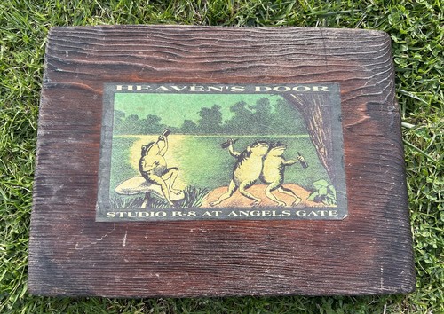 Angel gate studio wooden - angel’s,