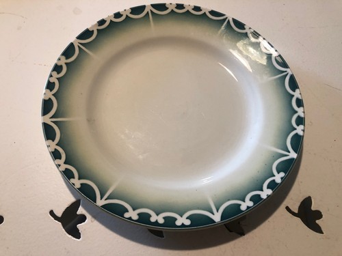 Anciennes assiettes plates - anciennes,