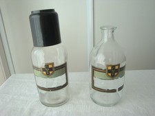 Lot de 2 anciens flacons