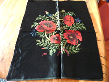 Ancienne peinture de coquelicots sur satin noir