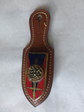 MILITARIA insigne emaillée + pucelle en cuir   Arthus G . 1776   épée + T