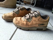 air max 90 taille 37 ( 37.5) camel et vert kaki tres peu porte