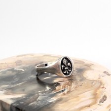 Bague Chevalière Signée TOULHOAT Fleur de Lys Argent Bijou Bretagne Royaliste