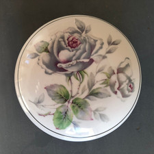 Boite a bonbons porcelaine Limoges ancien - période Art deco diam. 14,5 cm