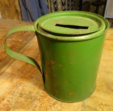 Tirelire artisanale en tôle /